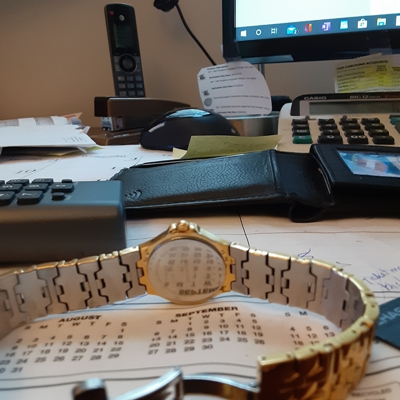 Movado gold tone diamond watch - Picture 8 of 8